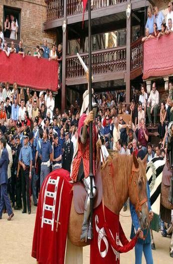 Palio Siena, vince la Civetta Palio Siena, vince la Civetta