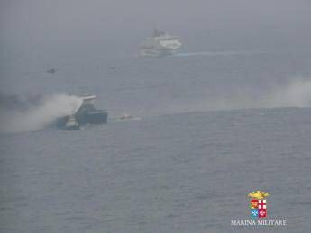 Dramma Norman Atlantic, non si hanno notizie di 98 persone /Video - Foto Dramma Norman Atlantic, non si hanno notizie di 98 persone /Video - Foto