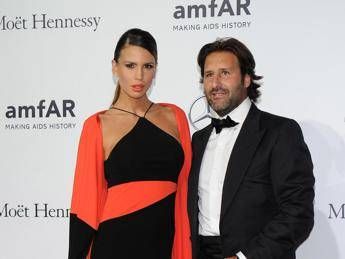 La figlia di Claudia Galanti e Arnaud Mimran uccisa da una infezione La figlia di Claudia Galanti e Arnaud Mimran uccisa da una infezione