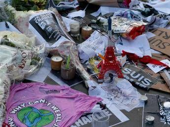 Obama: Terroristi vogliono odio, noi libertà. Renzi, Merkel e Cameron domenica a Parigi Obama: Terroristi vogliono odio, noi libertà. Renzi, Merkel e Cameron domenica a Parigi