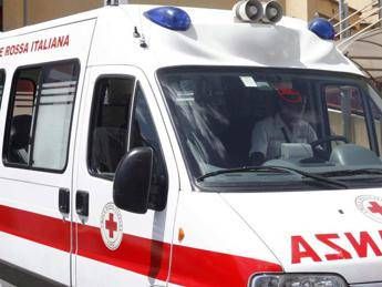 Messina, bimbo precipita dal balcone di casa: è gravissimo Messina, bimbo precipita dal balcone di casa: è gravissimo