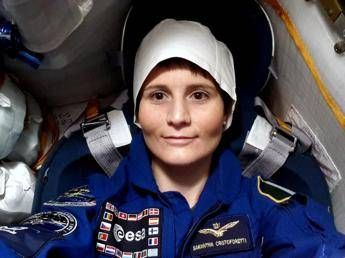 Rinviato rientro Samantha. L'astronauta: Felice di rimanere nello spazio Rinviato rientro Samantha. L'astronauta: Felice di rimanere nello spazio