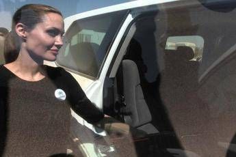 Angelina Jolie visits Syrian refugees in Lebanon Angelina Jolie visits Syrian refugees in Lebanon