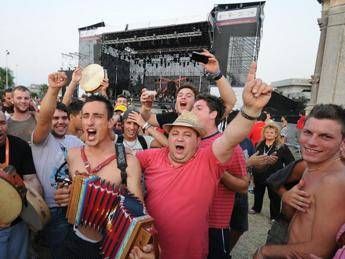 Per la Notte della Taranta attesi a Melpignano oltre 150mila spettatori Per la Notte della Taranta attesi a Melpignano oltre 150mila spettatori