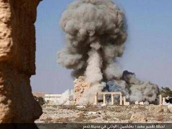 Is, sul web le foto della distruzione del tempio di Palmira /Guarda l'esplosione Is, sul web le foto della distruzione del tempio di Palmira /Guarda l'esplosione