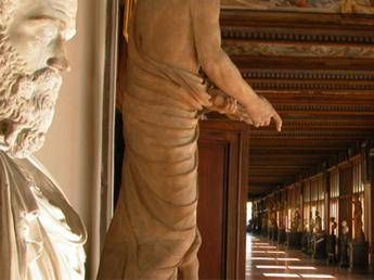 Schmidt, obiettivi Uffizi? No code, audioguide e turisti cinesi Schmidt, obiettivi Uffizi? No code, audioguide e turisti cinesi