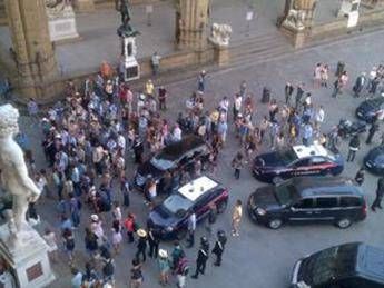 Dutch tourist fined for taking selfie atop Florence landmark Dutch tourist fined for taking selfie atop Florence landmark
