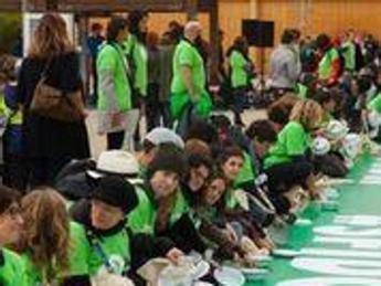 A Expo il flash-mob Oxfam, in centinaia con l'obiettivo 'fame zero' A Expo il flash-mob Oxfam, in centinaia con l'obiettivo 'fame zero'