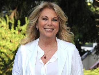 Rita Dalla Chiesa contro Baglioni: Morandi si ferma con tutti, lui 8 guardie del corpo Rita Dalla Chiesa contro Baglioni: Morandi si ferma con tutti, lui 8 guardie del corpo