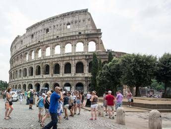 Colosseo blindato, verranno installati i metal detector Colosseo blindato, verranno installati i metal detector