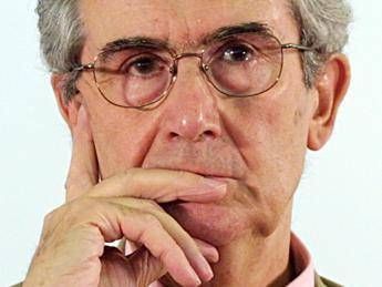 Addio a Luciano Gallino, uno dei più autorevoli sociologi italiani Addio a Luciano Gallino, uno dei più autorevoli sociologi italiani