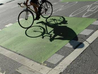 Dalle multe per le cicche alla mobilità sostenibile, l'Italia diventa più verde Dalle multe per le cicche alla mobilità sostenibile, l'Italia diventa più verde
