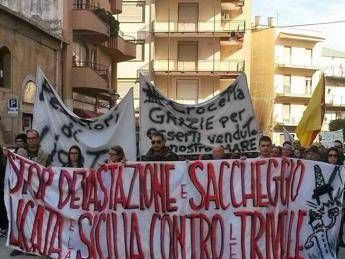 'U mari è nostru e nun s'ava truccarti!', Licata in piazza contro le trivelle 'U mari è nostru e nun s'ava truccarti!', Licata in piazza contro le trivelle