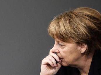'Mutti Merkel', carcassa di maiale con nome Cancelliera trovata in moschea Lipsia 'Mutti Merkel', carcassa di maiale con nome Cancelliera trovata in moschea Lipsia