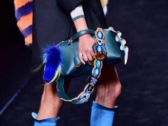 Quando la borsetta 'conta una cifra': l'ultima moda è customizzare Quando la borsetta 'conta una cifra': l'ultima moda è customizzare