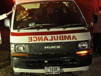 Somalia, 11 morti in attacco hotel a Mogadiscio Somalia, 11 morti in attacco hotel a Mogadiscio