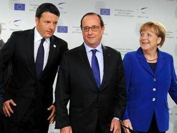 Renzi, Merkel, Hollande in summit to mull EU's future post-Brexit Renzi, Merkel, Hollande in summit to mull EU's future post-Brexit