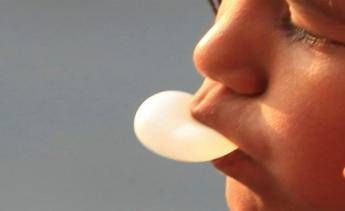 Dai Capelli Alla Suola Ecco Come Rimuovere Il Chewing Gum