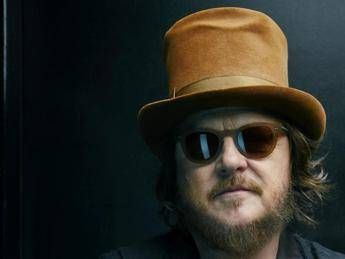 'Zucchero Partigiano Reggiano' su Rai1 con Depardieu e Bocelli 'Zucchero Partigiano Reggiano' su Rai1 con Depardieu e Bocelli