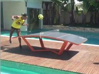 Ronaldinho Fenomeno Anche A Teqball Tra Calcio E Ping Pong Video