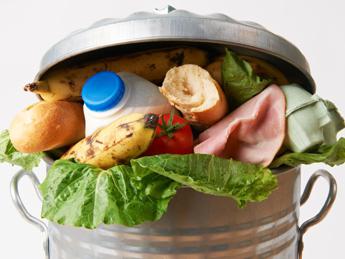 Food Waste, italiani sprecano meno di spagnoli e tedeschi