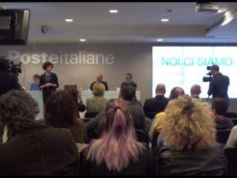 Rinascere dopo il sisma, Poste presenta 'Noi ci siamo' /Video Rinascere dopo il sisma, Poste presenta 'Noi ci siamo' /Video