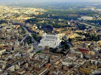 Roma si blinda: stop Ncc e taxi in Campidoglio Roma si blinda: stop Ncc e taxi in Campidoglio