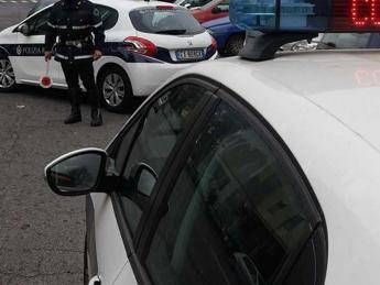 Roma, anziana investita da furgone a Testaccio: è grave Roma, anziana investita da furgone a Testaccio: è grave