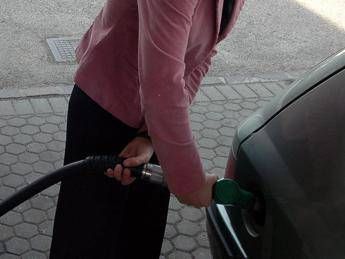 Diesel e benzina, nuovi ribassi