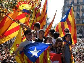 Catalogna, appello dei Nobel per la Pace a Madrid e Barcellona Catalogna, appello dei Nobel per la Pace a Madrid e Barcellona