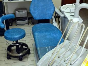 Coronavirus, l'appello: Dentisti si limitino a urgenze Coronavirus, l'appello: Dentisti si limitino a urgenze
