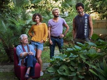 Simone Godano dirige Gassmann e Bentivoglio in 'Croce e delizia' Simone Godano dirige Gassmann e Bentivoglio in 'Croce e delizia'