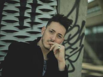 'Centomila volte', il debutto di Ivan Bentivoglio come autore 'Centomila volte', il debutto di Ivan Bentivoglio come autore