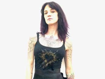 Asia Argento sfila a Parigi per lo stilista Antonio Grimaldi Asia Argento sfila a Parigi per lo stilista Antonio Grimaldi