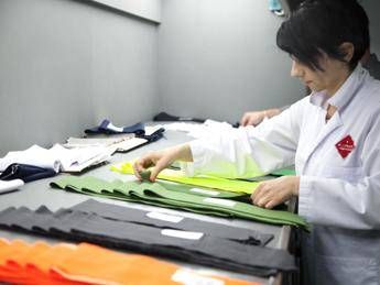 L'abito da lavoro è green, ecco 5 buoni motivi L'abito da lavoro è green, ecco 5 buoni motivi
