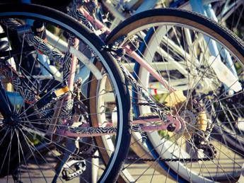A lavoro in bici, viaggi green aumentano del 78% A lavoro in bici, viaggi green aumentano del 78%