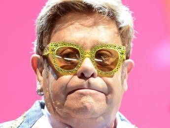 Elton John contro i tagli a 'Rocketman' in Russia Elton John contro i tagli a 'Rocketman' in Russia