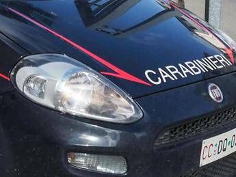 Anziana chiama 112: Ho solo latte e biscotti. Carabinieri le portano pasti caldi Anziana chiama 112: Ho solo latte e biscotti. Carabinieri le portano pasti caldi
