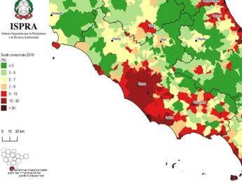 In città persi 24 mq per ogni ettaro di area verde