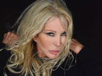 E' online 'Prigioniera nel tuo nido' di Ivana Spagna E' online 'Prigioniera nel tuo nido' di Ivana Spagna