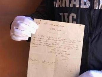 Carabinieri recuperano lettera Garibaldi e la restituiscono al proprietario Carabinieri recuperano lettera Garibaldi e la restituiscono al proprietario