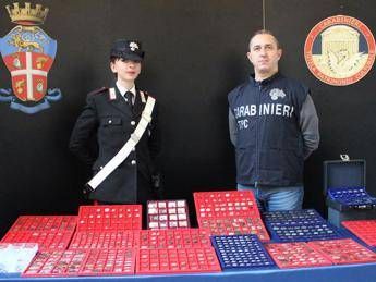 Recuperate dai Carabinieri 8.000 monete antiche Recuperate dai Carabinieri 8.000 monete antiche