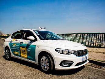 Coronavirus, a Roma le consegne si fanno taxi Coronavirus, a Roma le consegne si fanno taxi