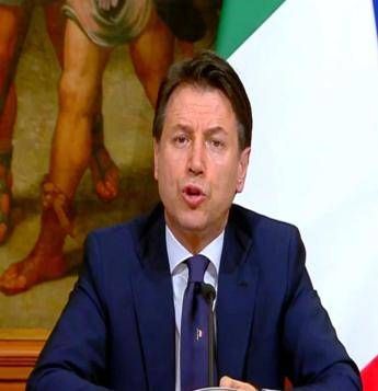 Conte e la cravatta con il Tricolore, Talarico: Portafortuna per l'Italia Conte e la cravatta con il Tricolore, Talarico: Portafortuna per l'Italia