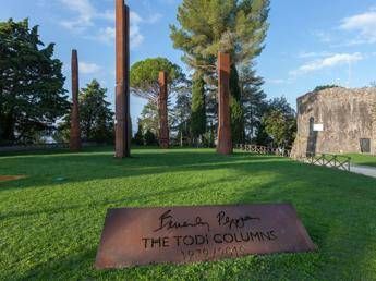 Cortili, vie, parchi, piazze: l'arte torna negli spazi urbani Cortili, vie, parchi, piazze: l'arte torna negli spazi urbani