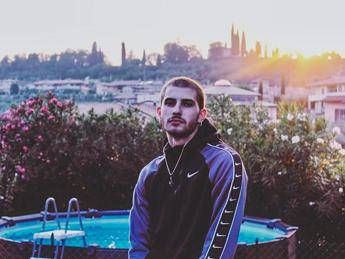 L'esordio di Crotti B nel singolo 'Clerville', ispirato a Diabolik L'esordio di Crotti B nel singolo 'Clerville', ispirato a Diabolik