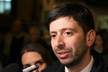 Virus, Speranza: Non bisogna avere paura, ma situazione è seria Virus, Speranza: Non bisogna avere paura, ma situazione è seria