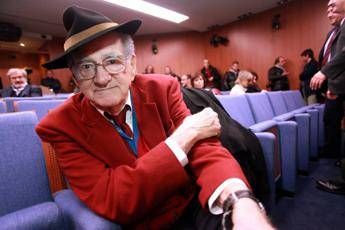 Teddy Reno scrive a Conti: Vorrei cantare a Sanremo la mia canzone per il Papa Teddy Reno scrive a Conti: Vorrei cantare a Sanremo la mia canzone per il Papa