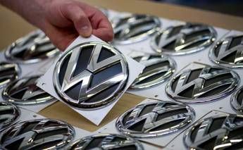 Scandalo Volkswagen, titolo crolla e stop a vendite diesel in Usa Scandalo Volkswagen, titolo crolla e stop a vendite diesel in Usa