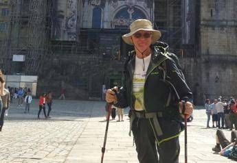 La storia, completa il cammino Santiago dopo aver vinto il melanoma La storia, completa il cammino Santiago dopo aver vinto il melanoma